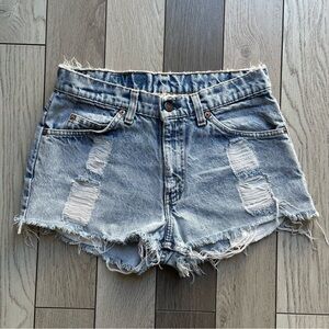 Levi’s vintage 1980’s Denim Distressed Women Shorts size 30